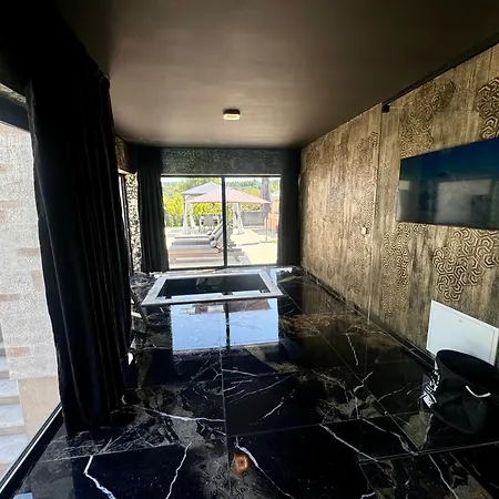 Premium Luxury Ayla Wellness-sauna فيلة